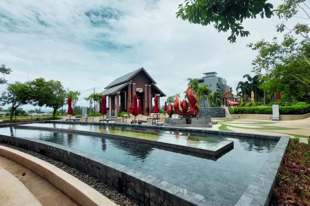 Image 6 of Seaview Condo In 5 Star Resort MG1