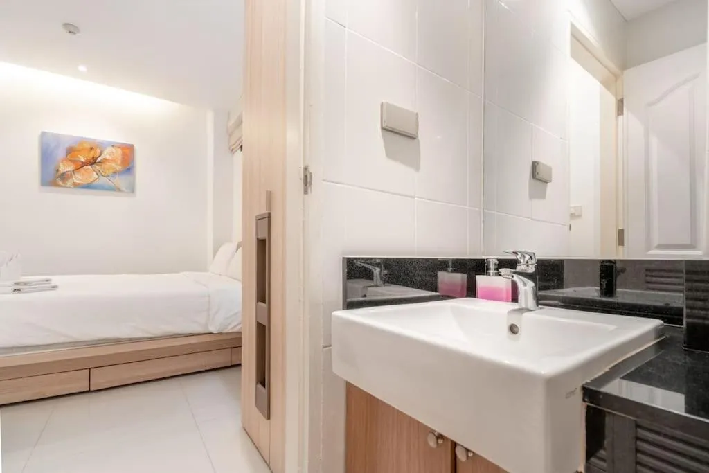 Image 2 of The Lago apartments 2bd