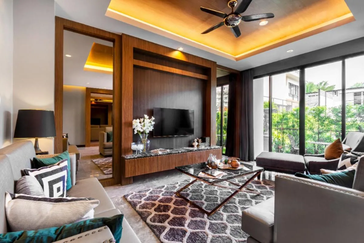 Image 1 of 新豪华装修两卧私家泳池别墅配套齐全出行方便800米到kamala海滩 H07