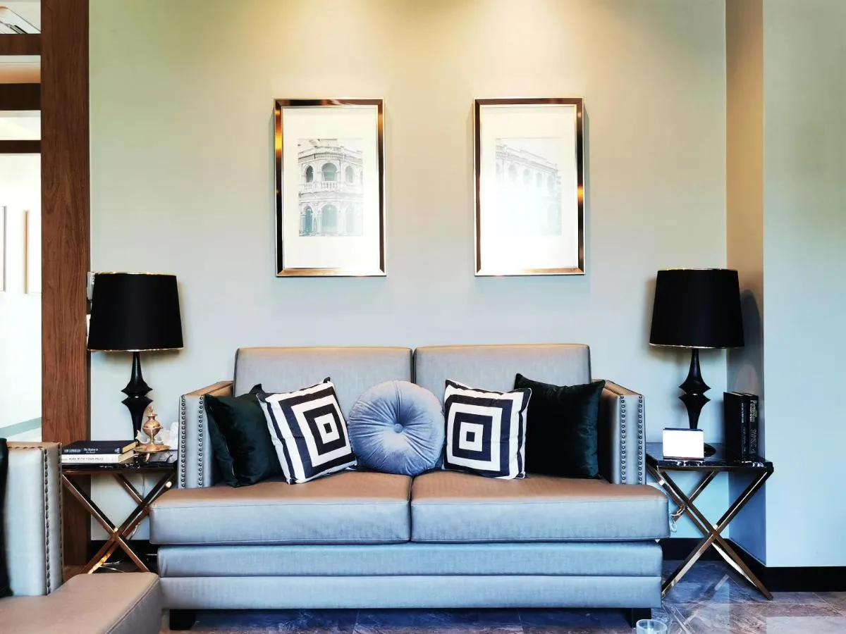 Image 3 of 新豪华装修两卧私家泳池别墅配套齐全出行方便800米到kamala海滩 H07