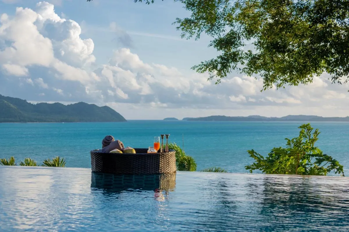 Image 5 of 悬崖别墅 无边海景 直达海滩 五卧泰式独栋私人泳池别墅 超漂亮日出