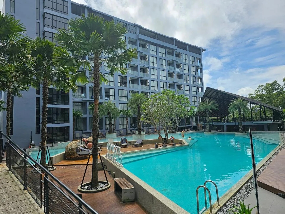 Image 1 of 1BDR Roof pool 500m to beach Great gym Parking