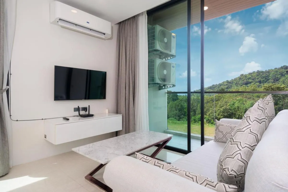 Image 6 of 1BR Condo, Hill View Viva Patong C301, Freedom Beach