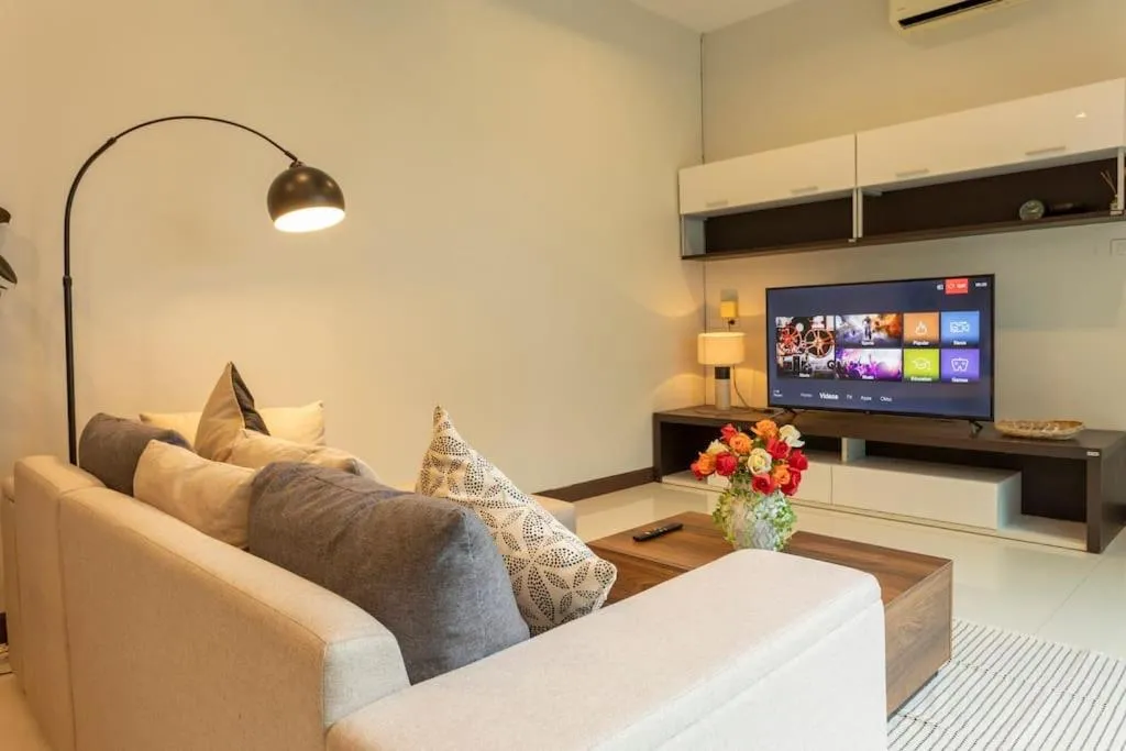 Image 6 of 2 Beds large pool night market Soi Namjai v122