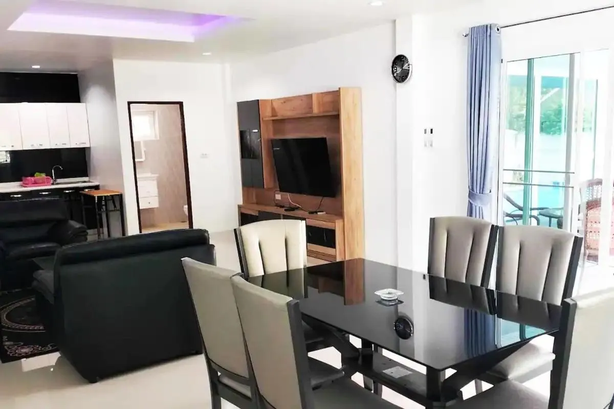 Image 1 of 3 Bedrooms Pool Villa in Kamala