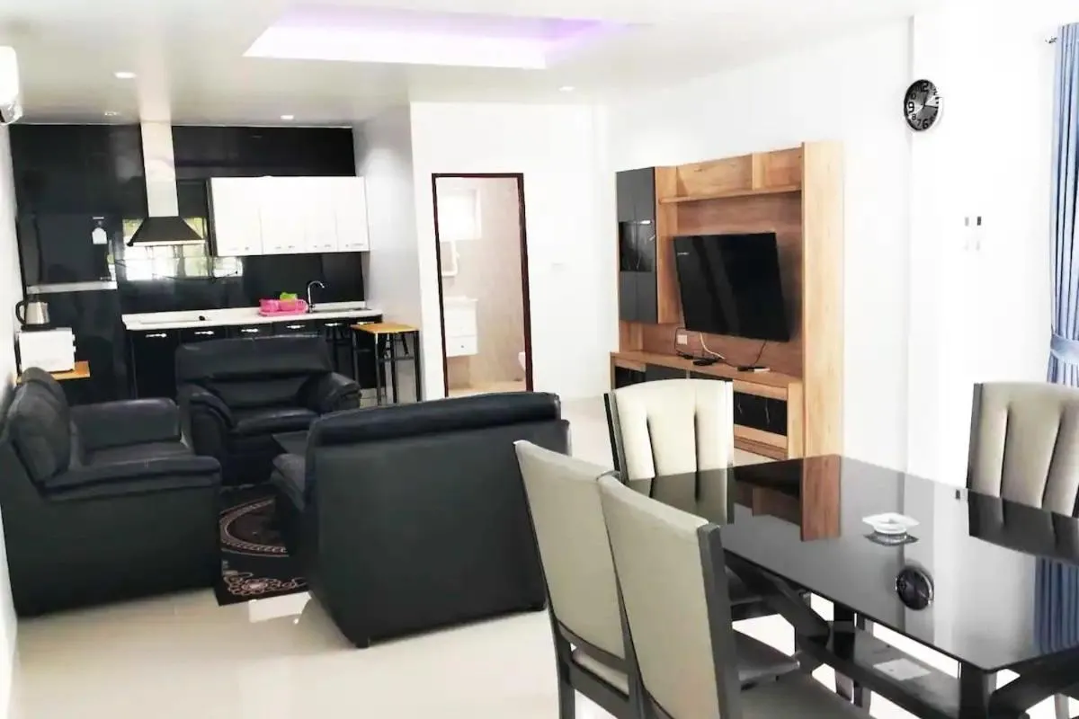 Image 3 of 3 Bedrooms Pool Villa in Kamala