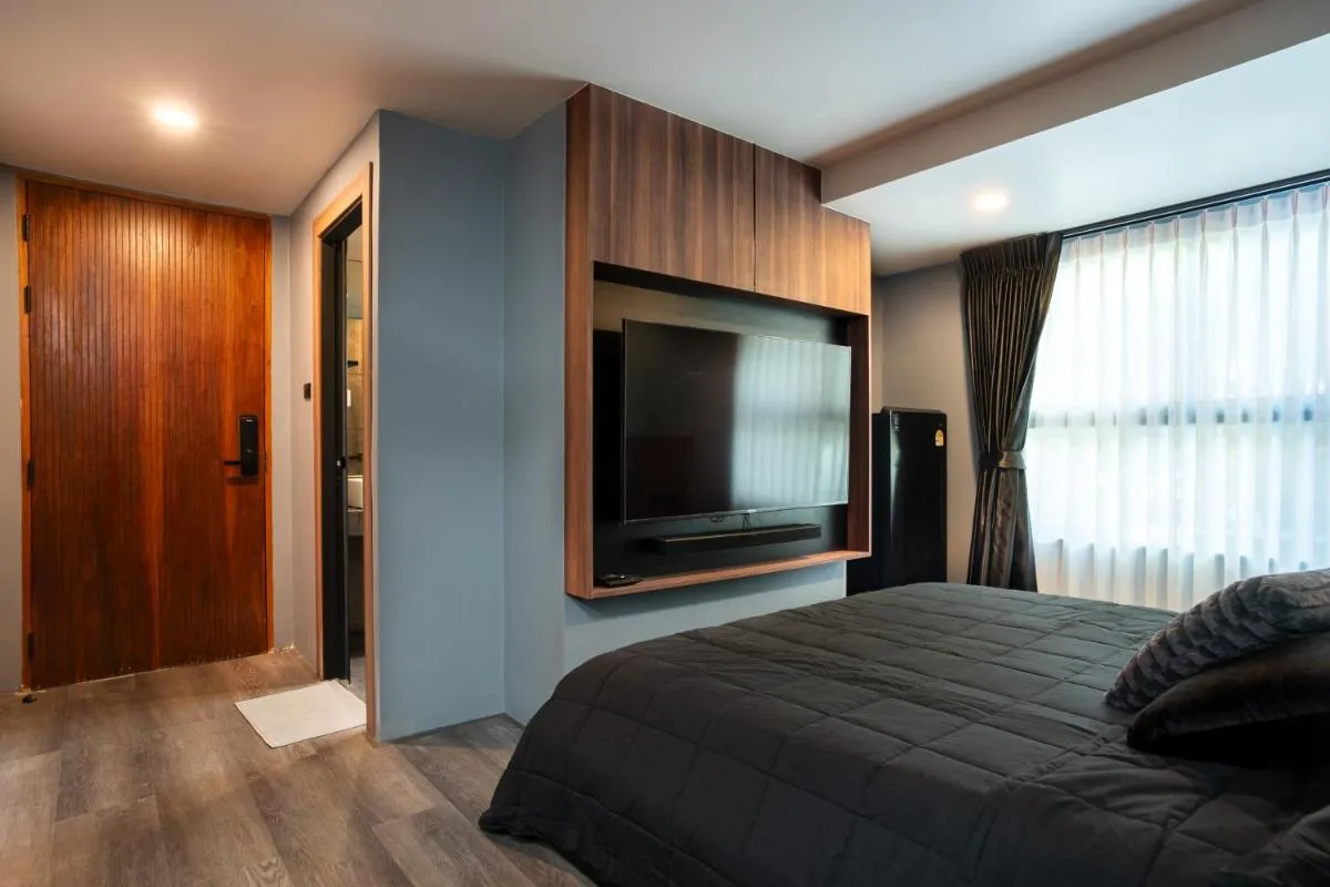 Image 2 of 3 Double U – Kalim Sea View