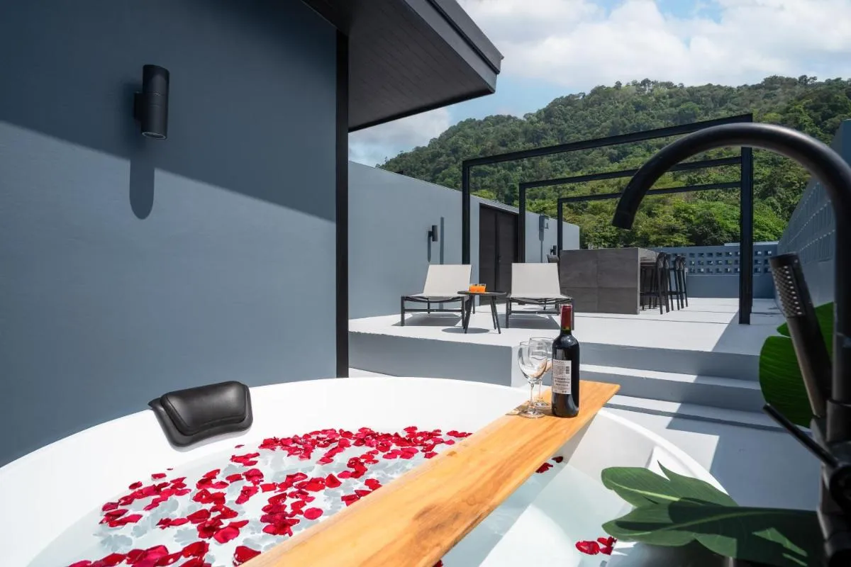 Image 5 of 3 Double U – Kalim Sea View