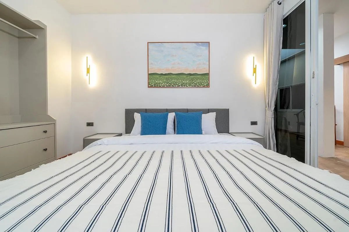 Image 4 of 4BR Jazucci private home walk to Beach