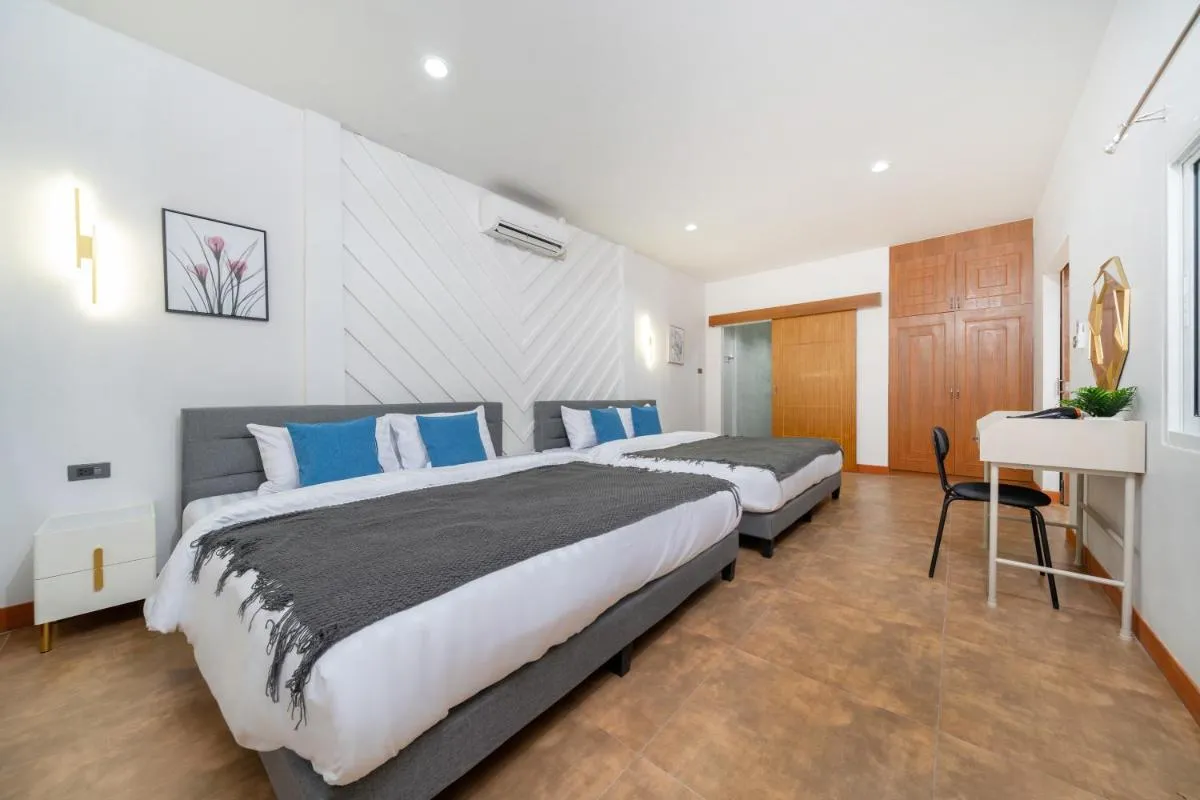 Image 1 of 4BR Jazucci private home walk to Beach