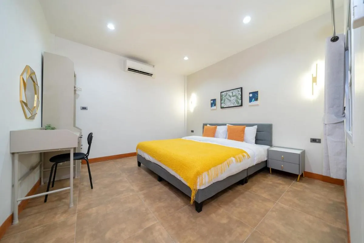 Image 5 of 4BR Jazucci private home walk to Beach