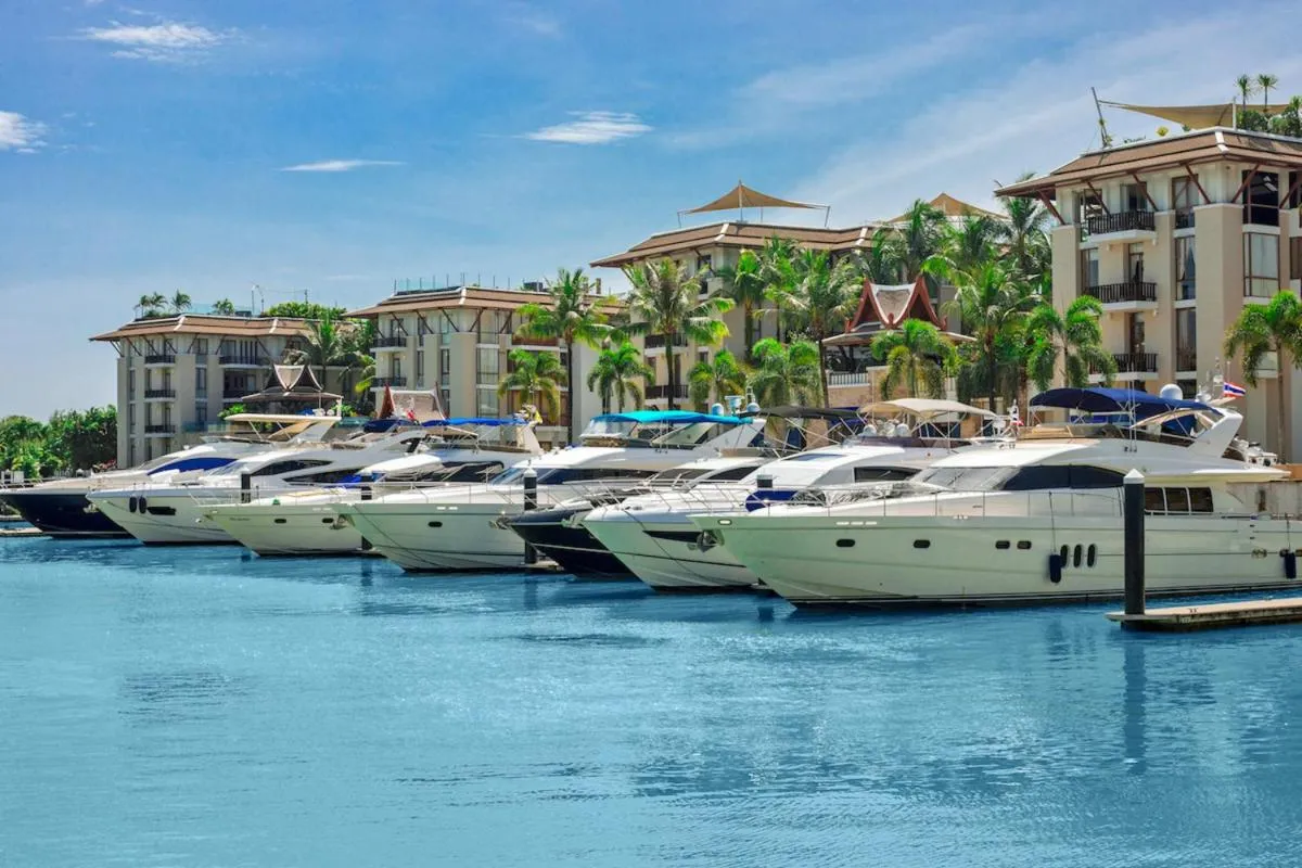 Image 3 of 4BR Penthouse Royal Marina: Private Rooftop Pool with 360° View