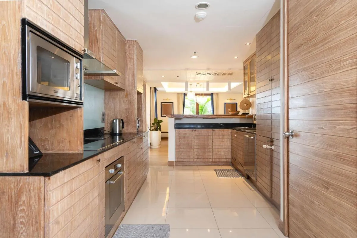 Image 6 of 4BR Penthouse Royal Marina: Private Rooftop Pool with 360° View