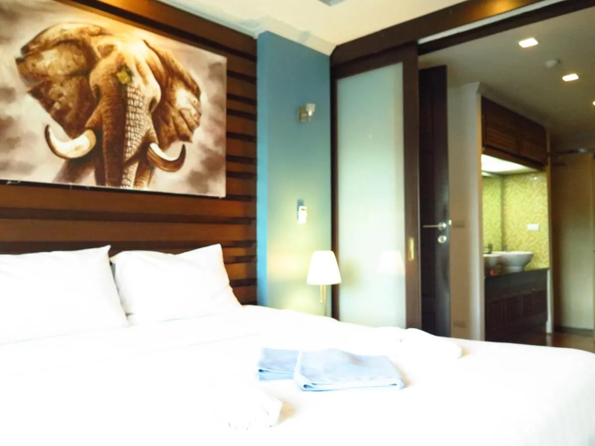 Image 1 of 639 2 Bedroom Contemporary Teak Wood Patong Beach