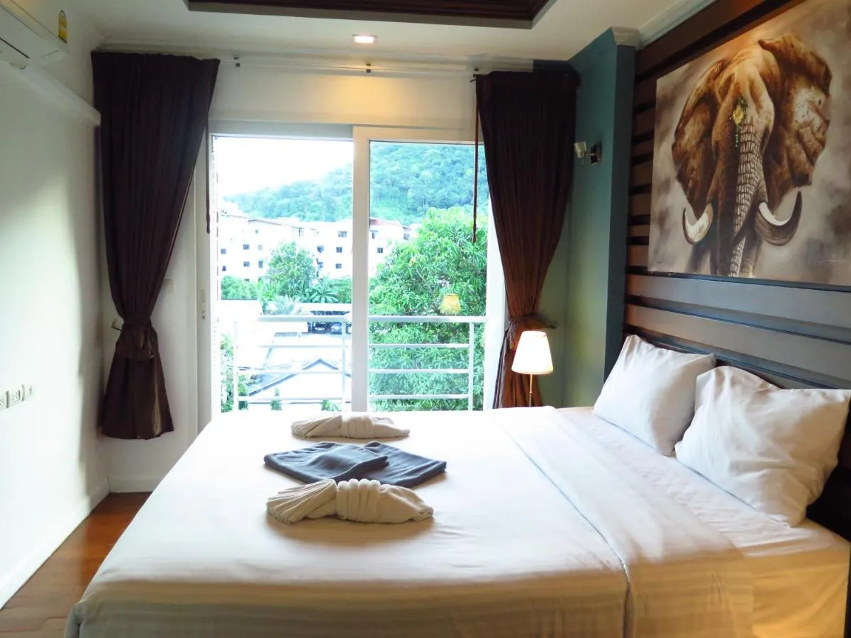 Image 4 of 639 2 Bedroom Contemporary Teak Wood Patong Beach