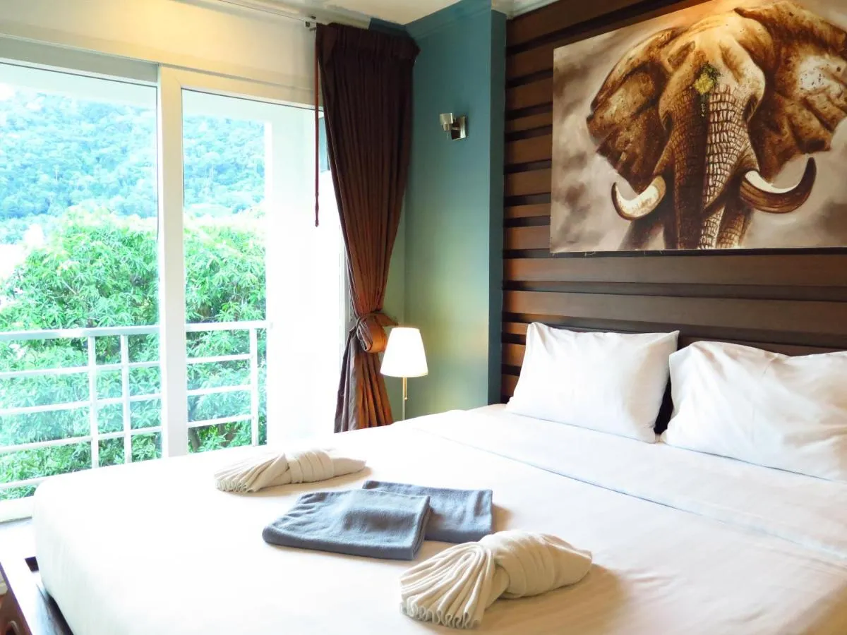 Image 5 of 639 2 Bedroom Contemporary Teak Wood Patong Beach