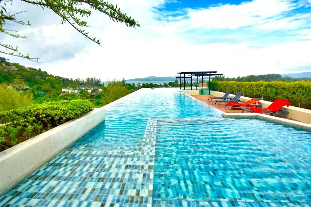 Image of 6th Avenue Surin by Risa