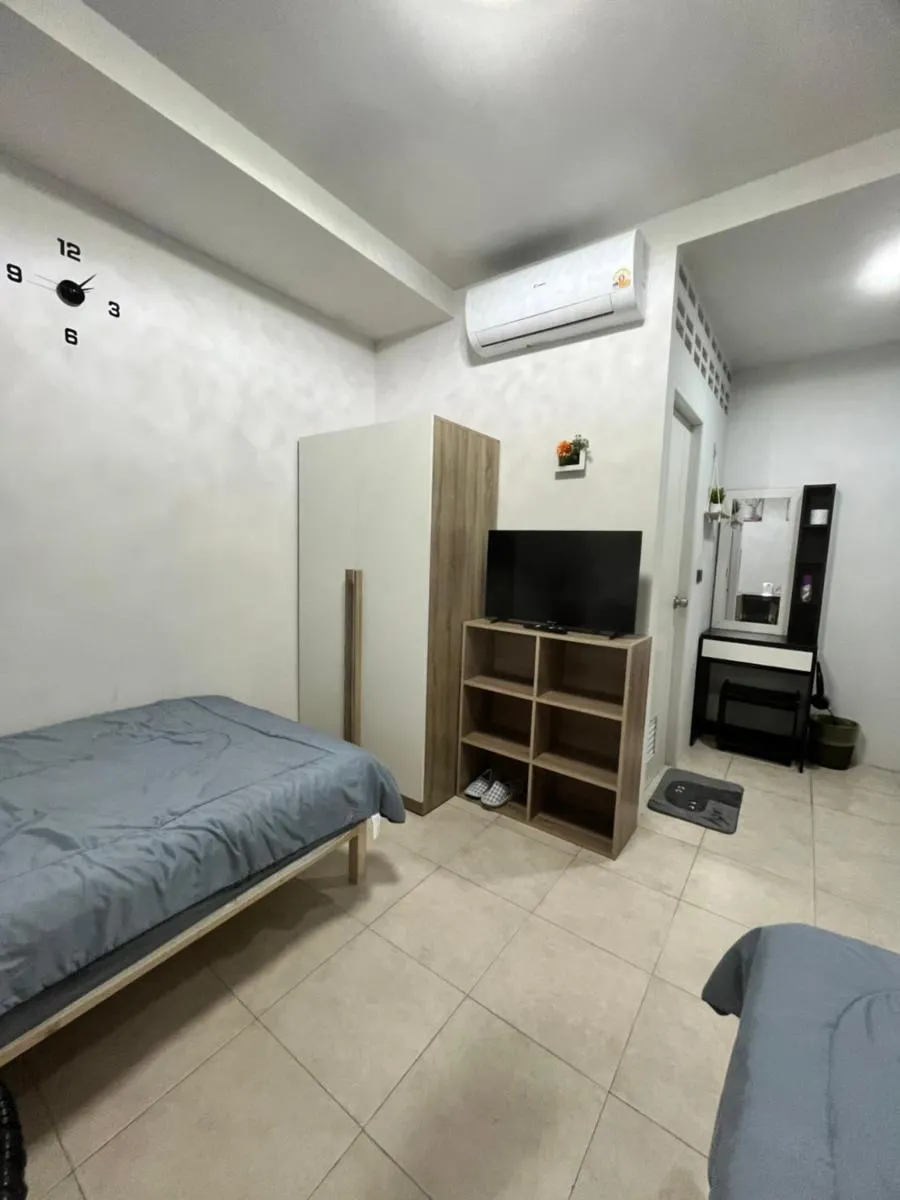 Image 3 of 84 Bar & Guest House