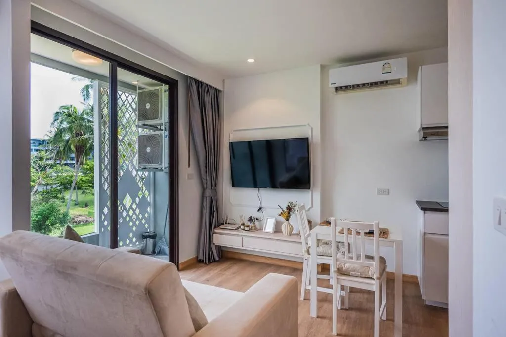 Image 2 of Apartment Seaview Rooftop Pool Surin beach 650m