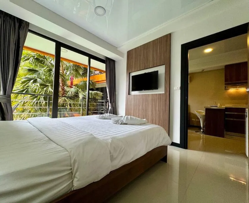 Image 5 of Apartment with Jungle and Pool View