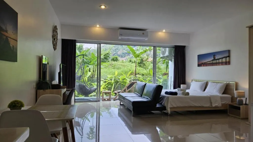 Image of AtKaronWithChadaB210