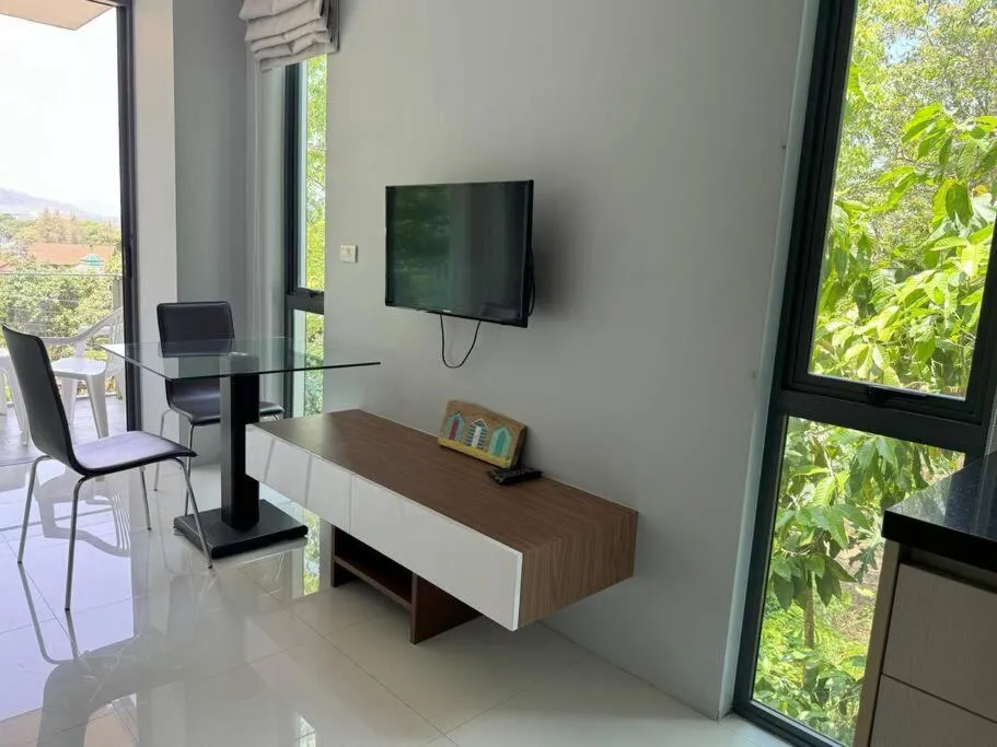 Image 4 of At the Tree bright studio by Lofty