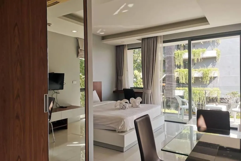 Image 3 of At the Tree bright studio by Lofty