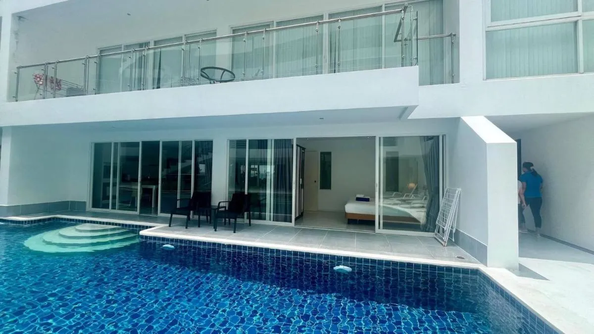 Image 1 of B14 Pool Access partial Seaview 2brs 1 bath Karon