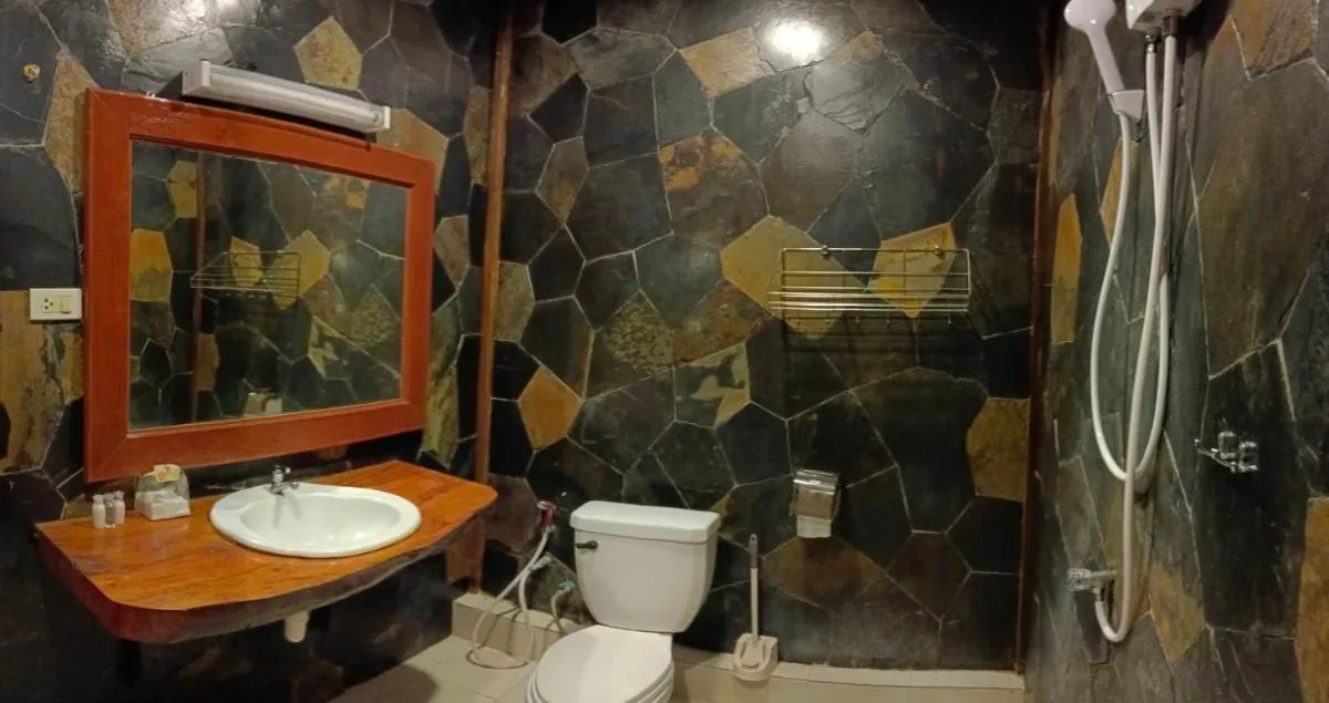 Image 1 of Ban Elephant Blanc Bungalow