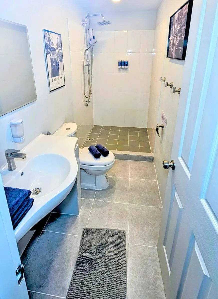 Image 4 of Beach Front Queen’s Castle – Kid friendly, Holiday like Royalty