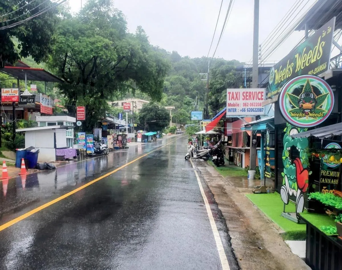 Image 2 of Beach Front Sand Castle – kid friendly right on the perfect beach