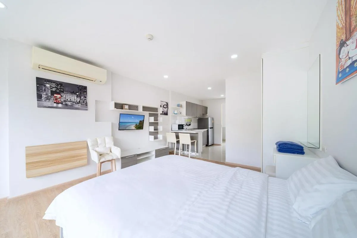 Image 2 of Beach Life & Surf Thrills, Stay at Kata Suite 8-132 in Ozone Residence