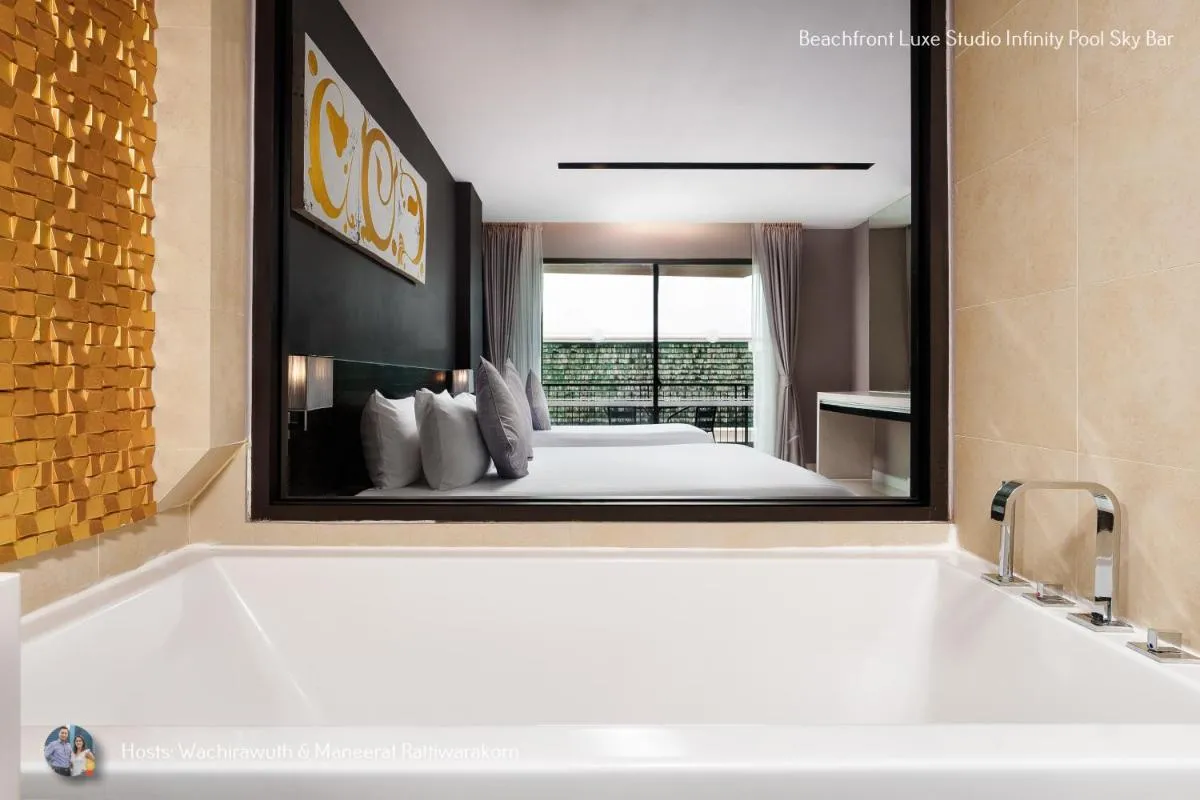 Image 3 of Beachfront Deluxe Infinity Pool