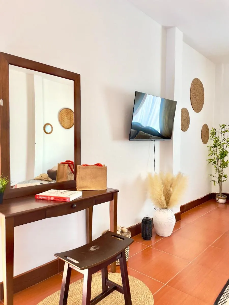 Image 3 of Beachfront pool villa