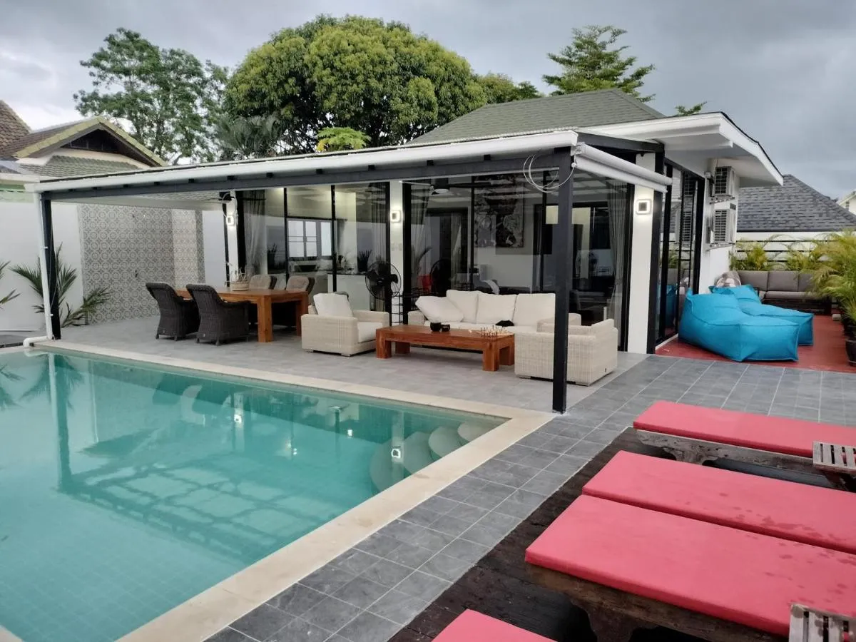 Image 6 of Beautiful private 3 bedroom villa with pool and gym