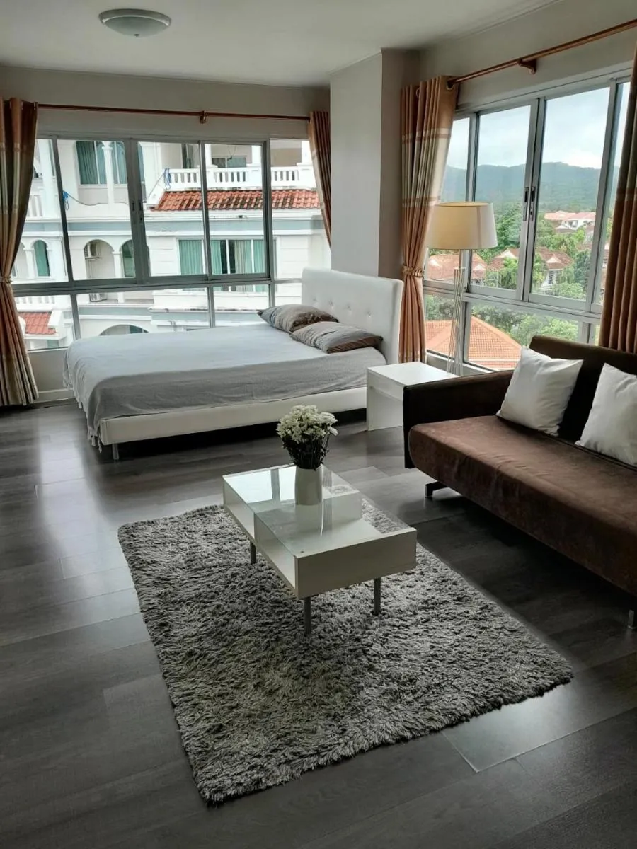 Image 3 of Beautiful top floor corner studio in Phuket center