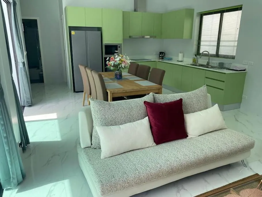 Image 2 of Brand New Great Location Jacuzzi v108