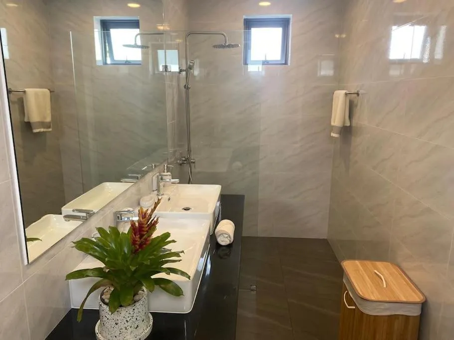 Image 4 of Brand New Great Location Jacuzzi v108