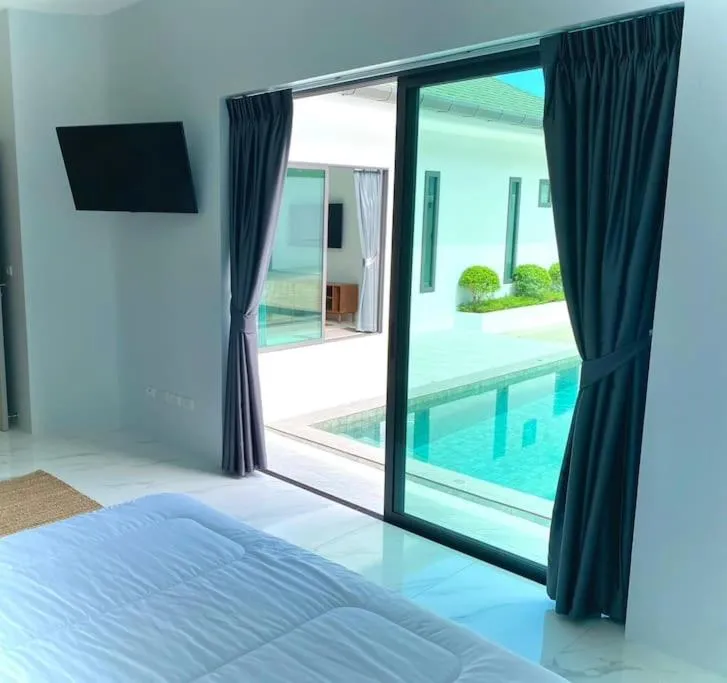 Image 5 of Brand New Great Location Jacuzzi v108