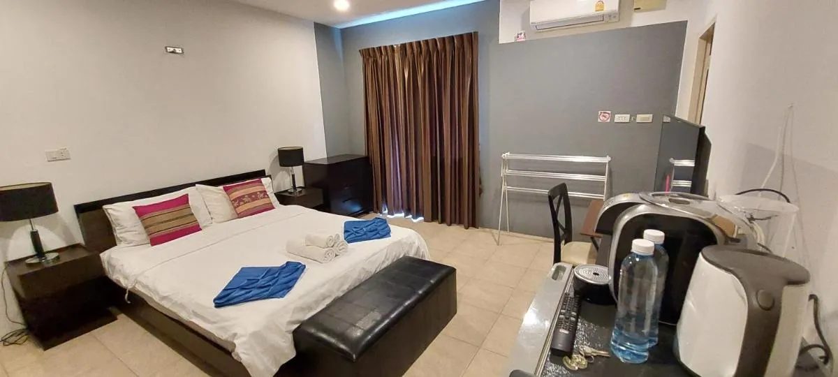 Image 3 of Cafe de Paris