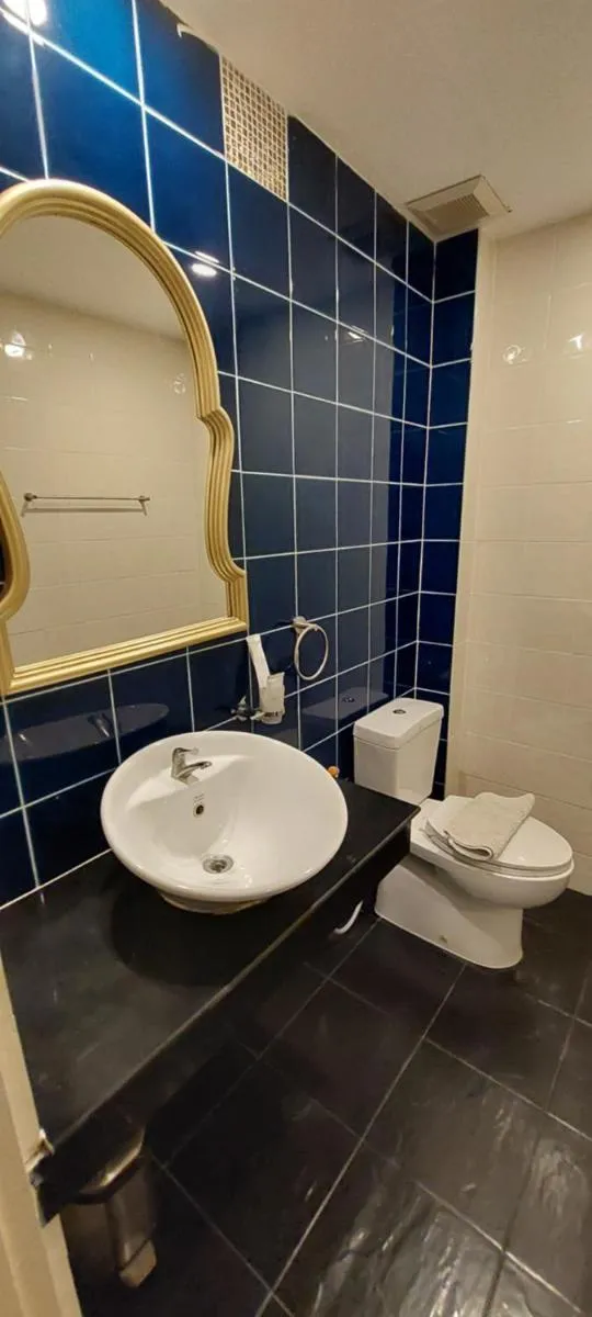 Image 5 of Cafe de Paris