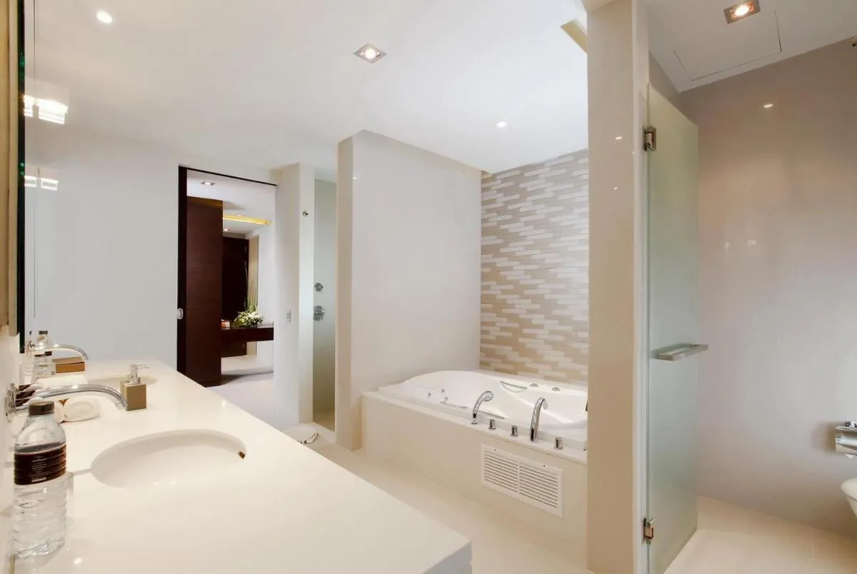 Image 3 of Cape Sienna Villa 4 – A Waterfront Grand Oasis