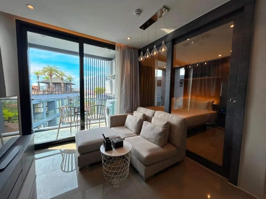 Image 1 of Celebrity treatment at Citygate Kamala! #c34