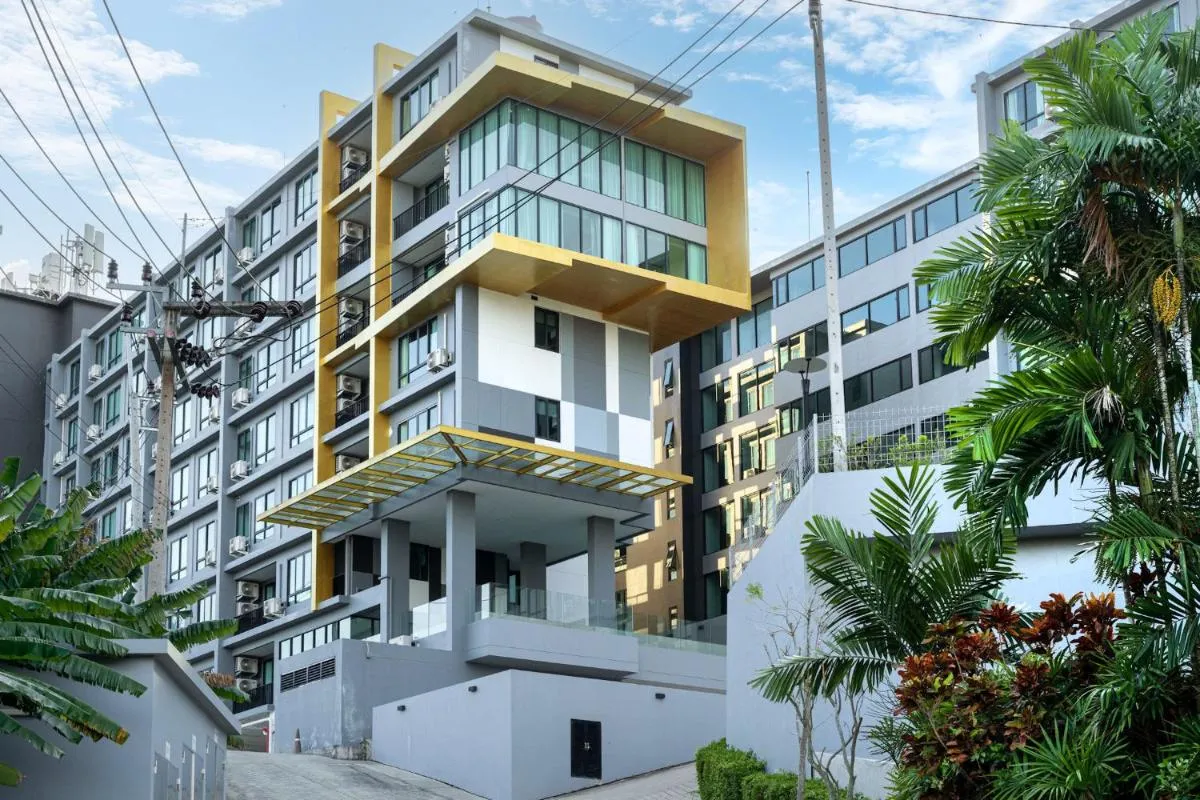 Image 1 of Central Hill View Corner Studio A930 B