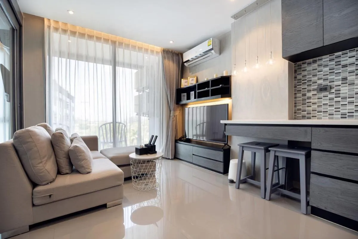 Image 4 of Citygate 1BR Pool View Condo B704