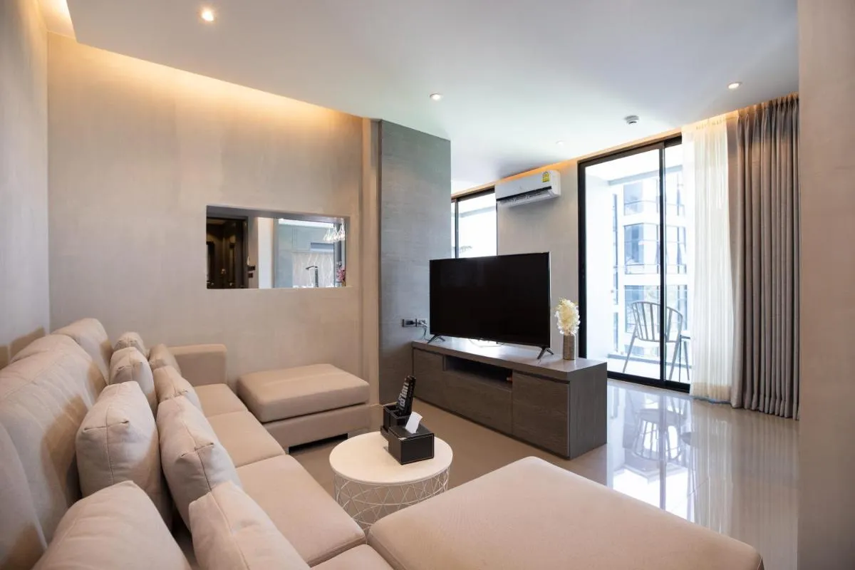 Image 4 of Citygate 2BR Condo L602/3, Several Pools, Gym & Rooftop