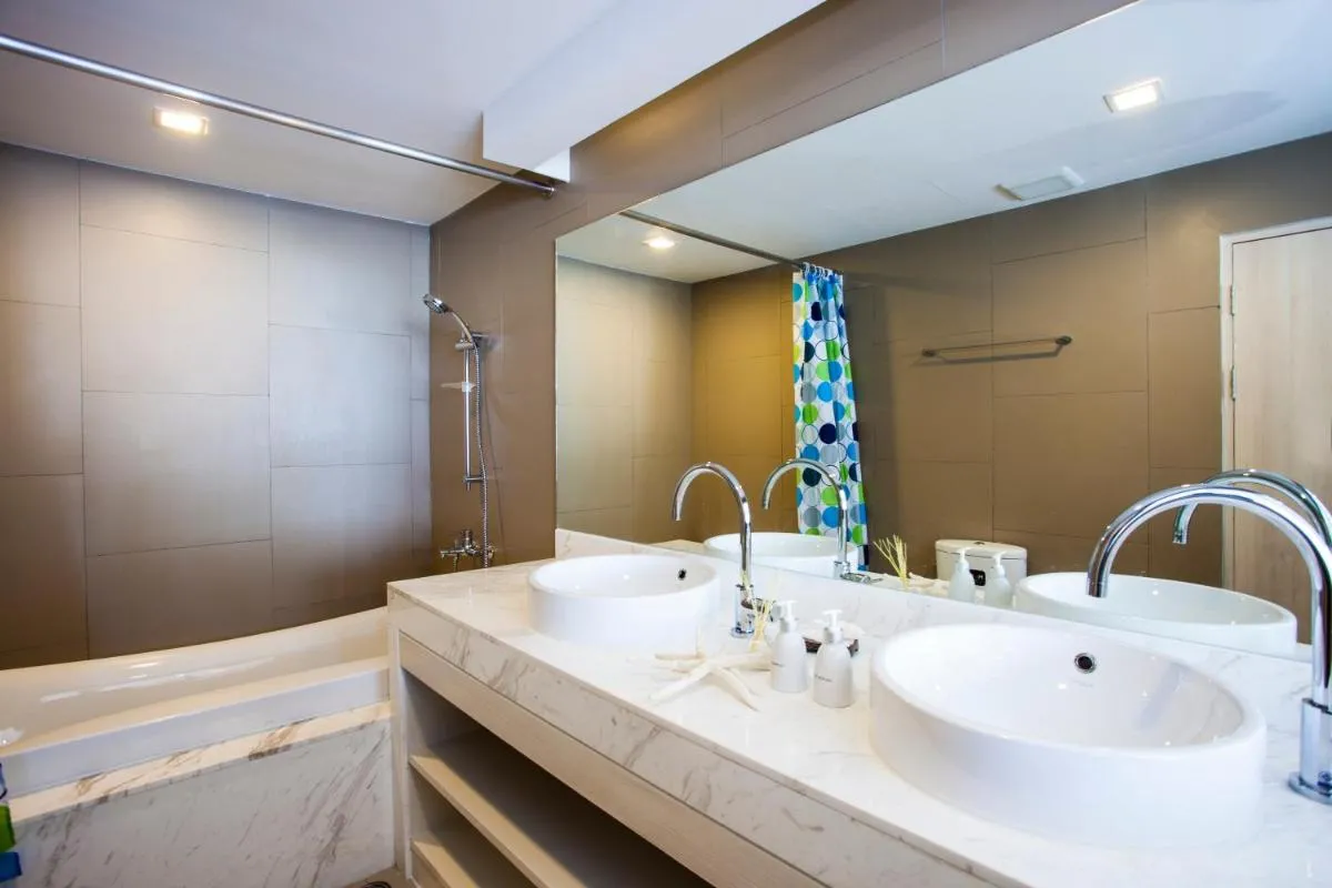 Image 1 of Coral Inn