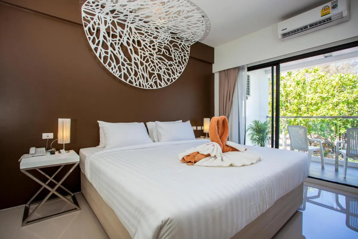 Image 4 of Coral Inn