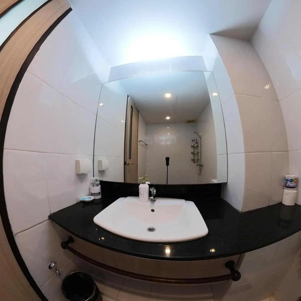 Image 6 of Dee Apartments