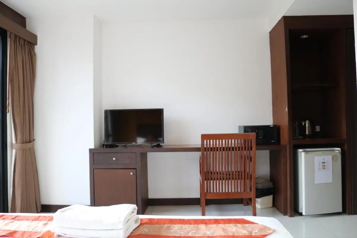 Image 5 of Diamond Crown